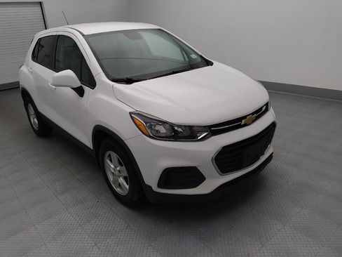 Used 2020 Chevrolet Trax LS w/ Tint and Cruise Package FWD image 13