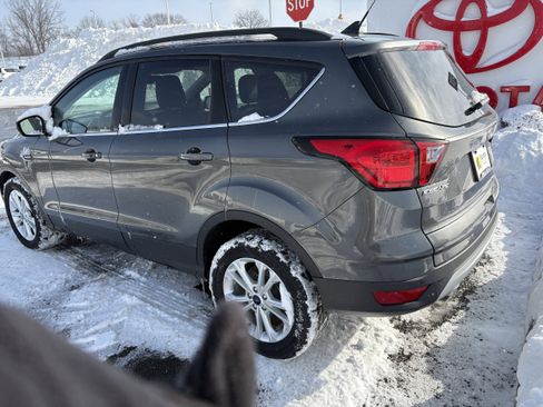 Used 2019 Ford Escape SEL image 6