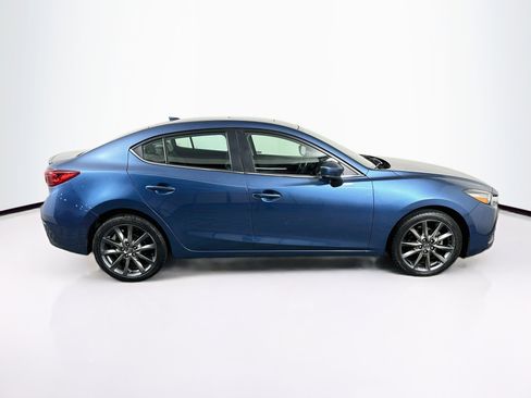 Used 2018 MAZDA MAZDA3 Touring FWD image 10