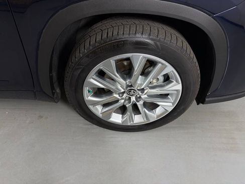 Used 2021 Toyota Highlander Limited image 12