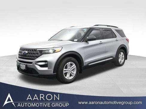Used 2024 Ford Explorer XLT RWD image 1