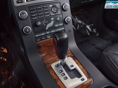 Used 2010 Volvo XC70 T6 image 19