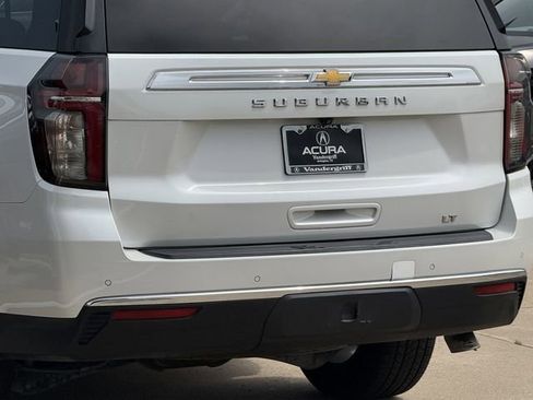 Used 2021 Chevrolet Suburban LT w/ LT Signature Package RWD image 6
