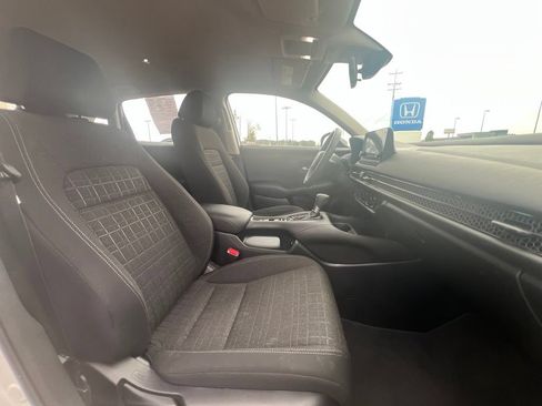 Used 2024 Honda HR-V LX image 12