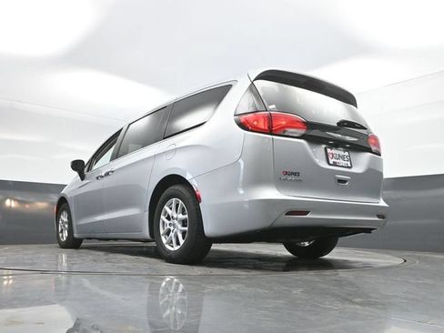 Used 2023 Chrysler Voyager LX FWD image 49
