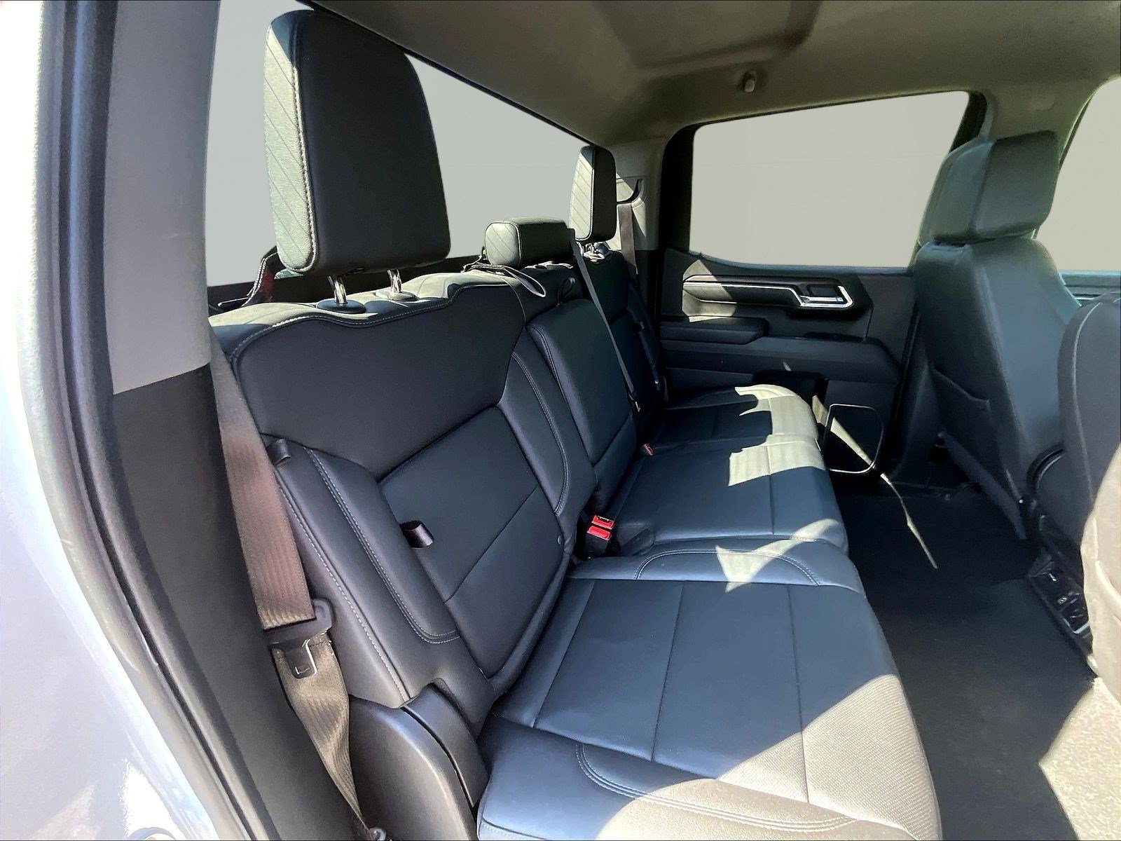 Used 2025 GMC Sierra 1500 SLT AWD/4WD image 26