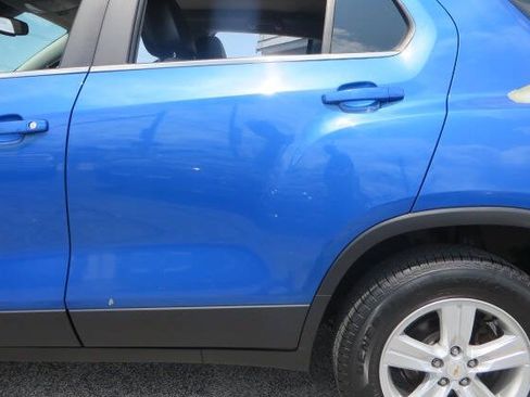 Used 2016 Chevrolet Trax LT w/ LT Convenience Package AWD/4WD image 42