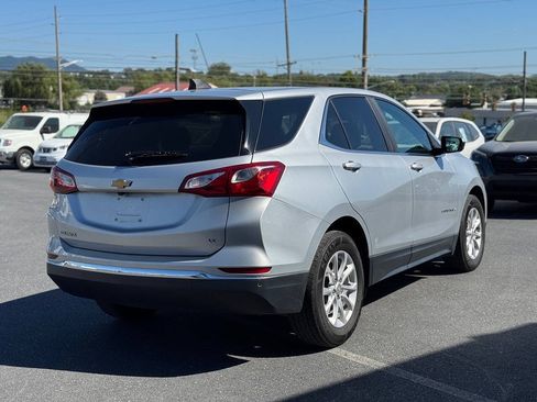 Used 2021 Chevrolet Equinox LT w/ Driver Convenience Package FWD image 3