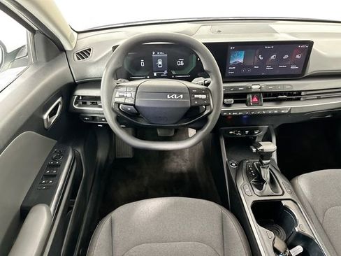 Used 2025 Kia K4 FWD image 10