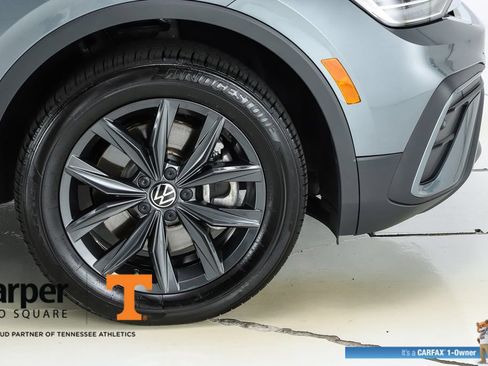 Used 2024 Volkswagen Tiguan SE w/ Panoramic Sunroof Package FWD image 53
