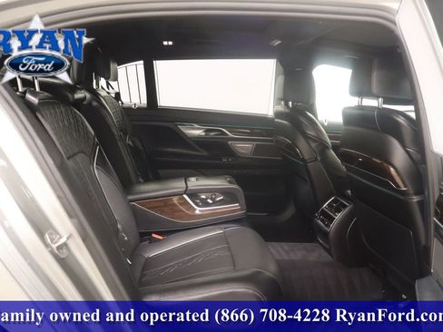 Used 2022 BMW 750i xDrive w/ Executive Package image 14