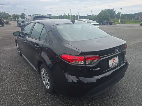 Used 2025 Toyota Corolla LE FWD image 7