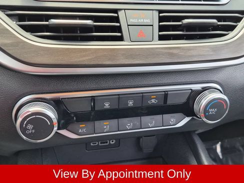 Used 2025 Nissan Altima 2.5 SV FWD image 18