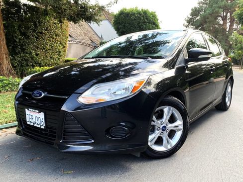 Used 2014 Ford Focus SE image 2