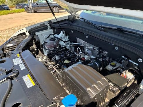 Certified 2024 Volkswagen Atlas SE FWD image 9