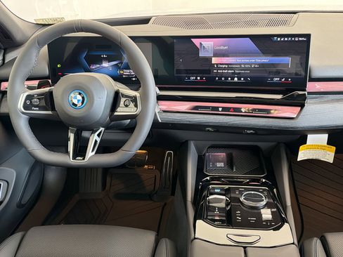 New 2026 BMW i5 eDrive40 w/ M Sport Package AWD/4WD image 28