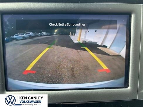 Used 2022 Chrysler Voyager LX FWD image 24