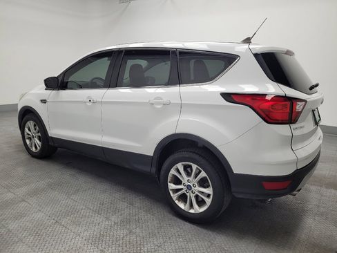 Used 2019 Ford Escape SE FWD image 3