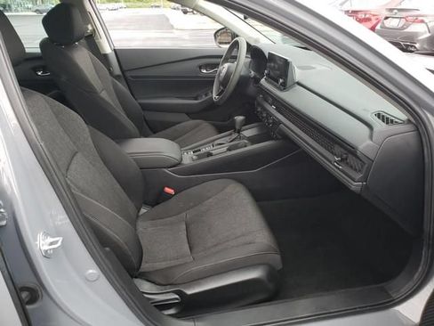 Used 2025 Honda Accord SE image 17