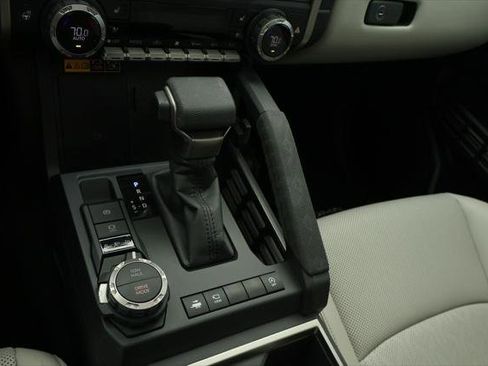 Certified 2026 Toyota Tacoma Limited AWD/4WD image 25