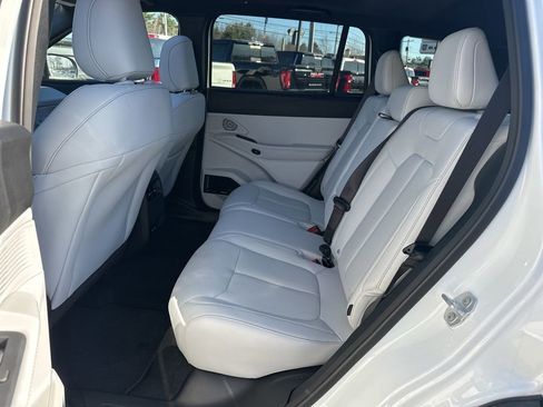 New 2026 Jeep Cherokee Limited image 30