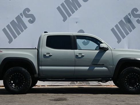 Used 2022 Toyota Tacoma TRD Off-Road w/ TRD Premium Off Road Package RWD image 4