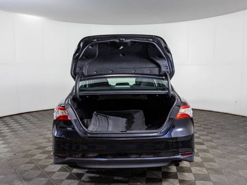 Used 2018 Toyota Camry LE FWD image 38