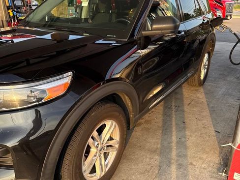 Used 2022 Ford Explorer XLT AWD/4WD image 17
