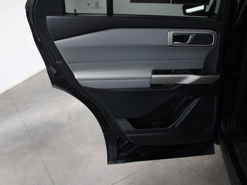 Used 2022 Ford Explorer XLT w/ Equipment Group 202A image 29