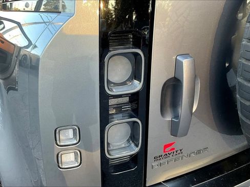 Used 2020 Land Rover Defender 110 X AWD/4WD image 23