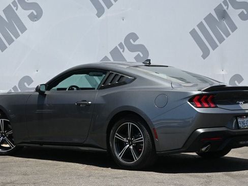 Used 2025 Ford Mustang Coupe RWD image 7