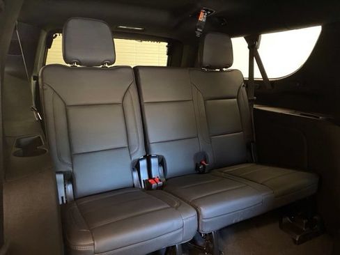Used 2026 Chevrolet Suburban High Country AWD/4WD image 26