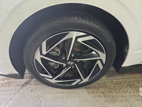 Used 2025 Hyundai Sonata SEL FWD image 4