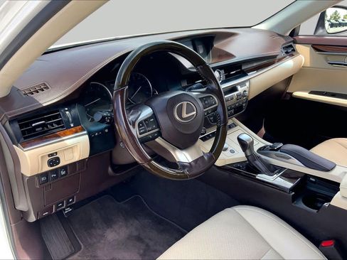 Used 2017 Lexus ES 350 w/ Luxury Package FWD image 17
