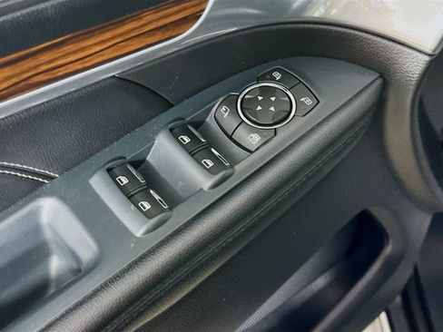 Used 2016 Ford Explorer Limited image 18