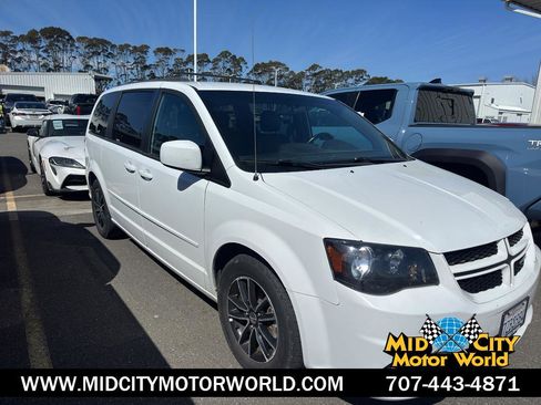Used 2016 Dodge Grand Caravan R/T image 1