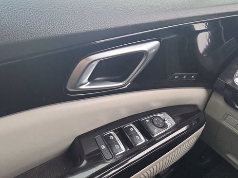Used 2023 Kia Carnival SX Prestige FWD image 20