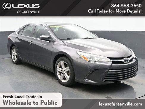 Used 2015 Toyota Camry LE image 2