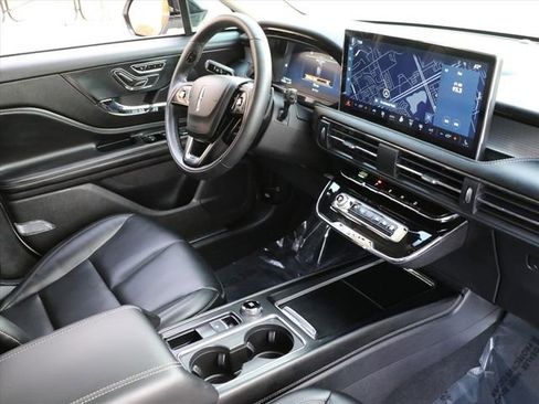 Used 2023 Lincoln Corsair FWD image 11