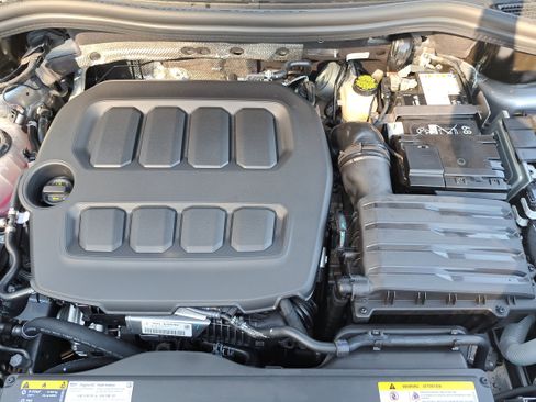 New 2026 Volkswagen Tiguan SE image 28