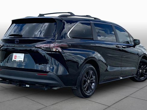 Used 2024 Toyota Sienna XLE Woodland Edition AWD/4WD image 13