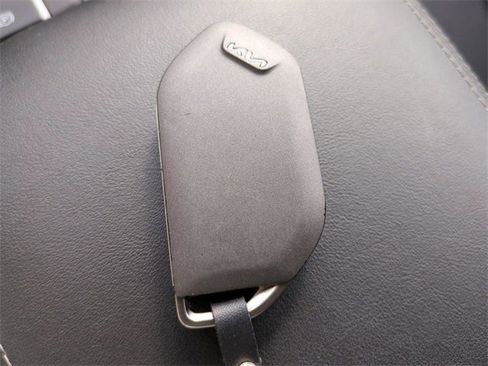 Used 2024 Kia Sorento S image 37