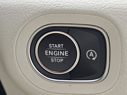 Certified 2026 Mercedes-Benz GLE 450 4MATIC image 13