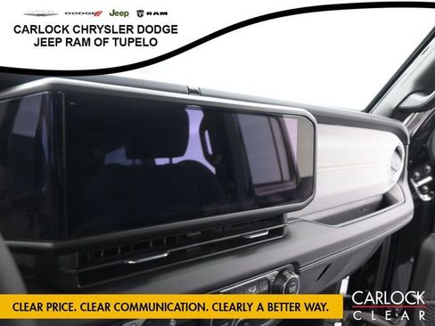 Used 2025 Jeep Wrangler Sahara AWD/4WD image 20