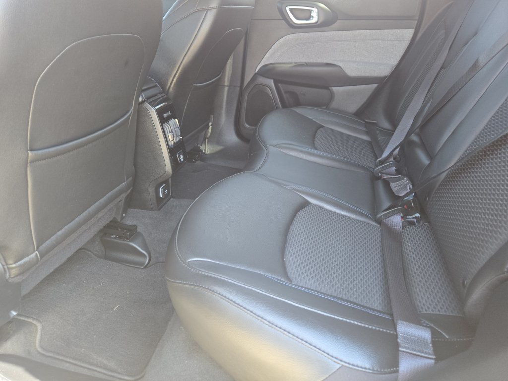 Used 2022 Jeep Compass Latitude AWD/4WD image 30