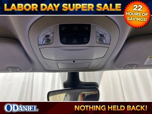 Used 2024 Chrysler Pacifica Touring-L FWD image 19