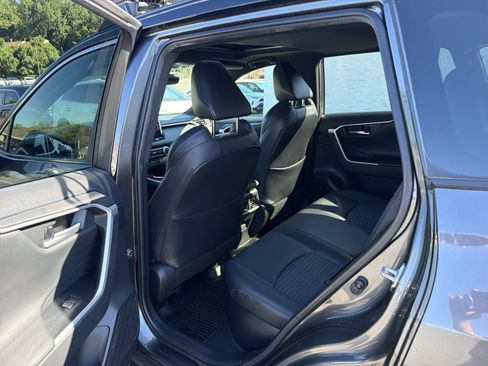 Used 2022 Toyota RAV4 XSE AWD/4WD image 32