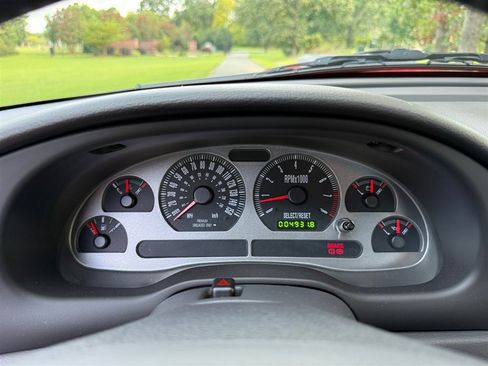 Used 2004 Ford Mustang Mach 1 RWD image 45