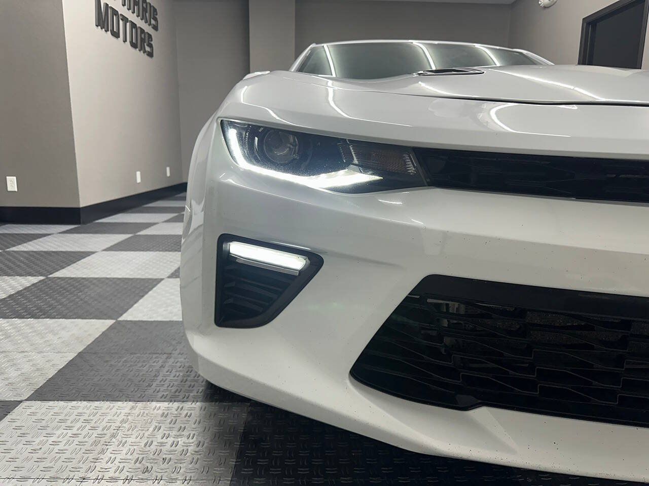 Used 2017 Chevrolet Camaro SS RWD image 30