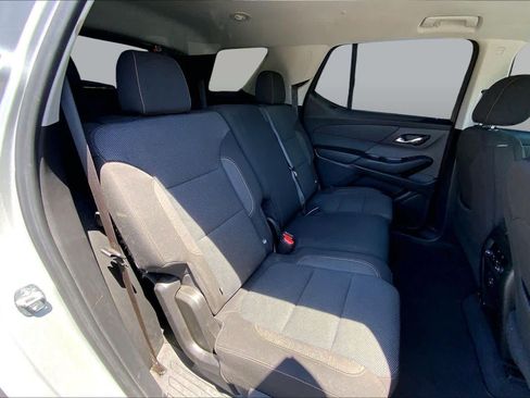 Used 2021 Chevrolet Traverse LT FWD image 19